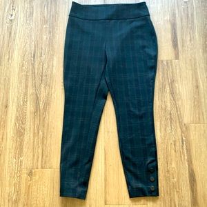 Reitmans The Modern Stretch Pull-on pants. Green Plaid pattern. Ladies 10 Petite